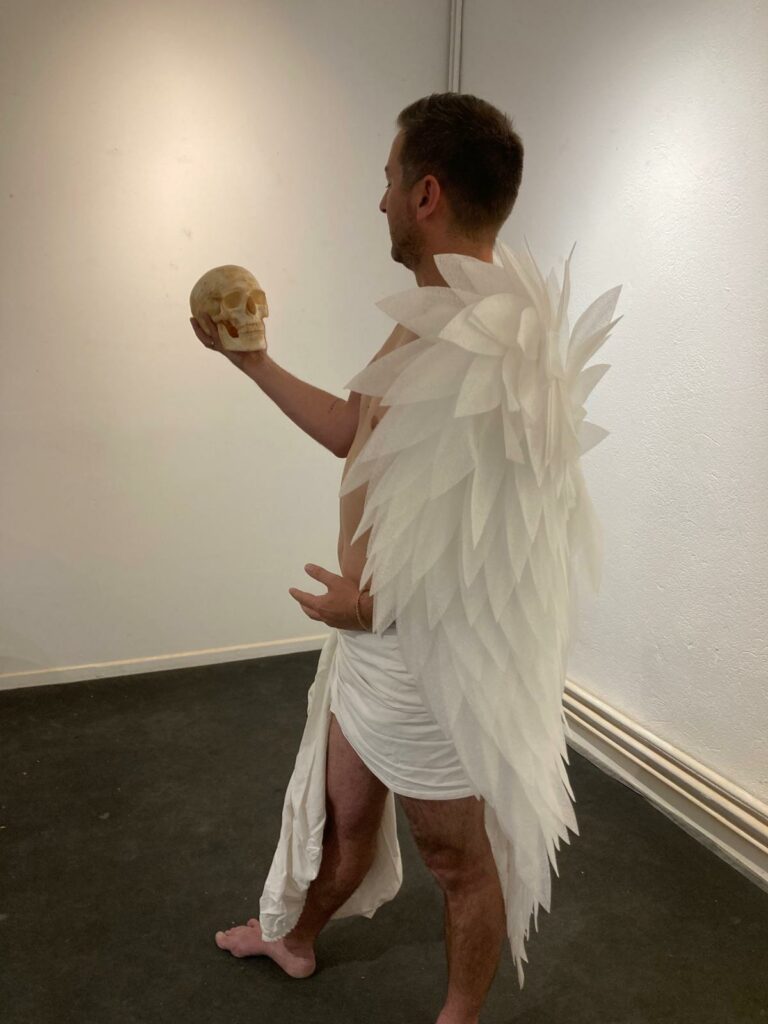 Séance modèle vivant corps habillé
